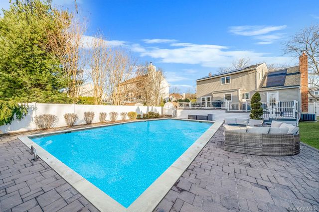 2 Cindy Street, Smithtown, NY 11787