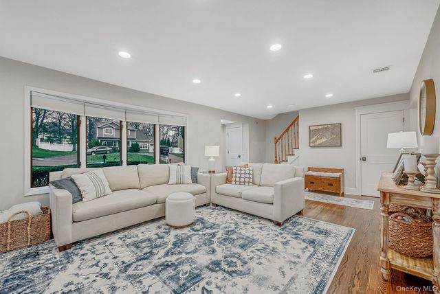 2 Cindy Street, Smithtown, NY 11787