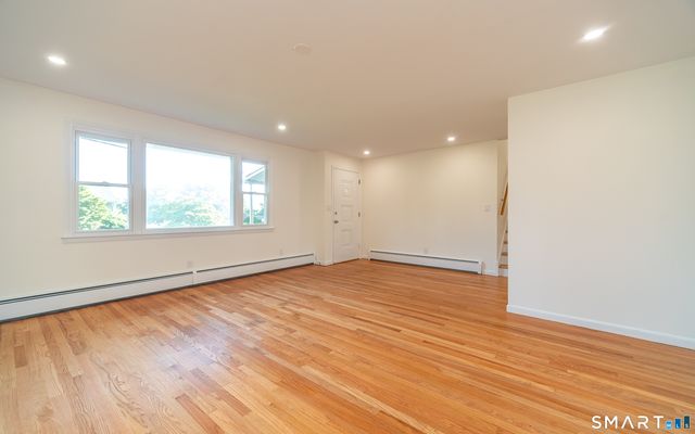 66 Bridgeview Place, Stratford, CT 06614