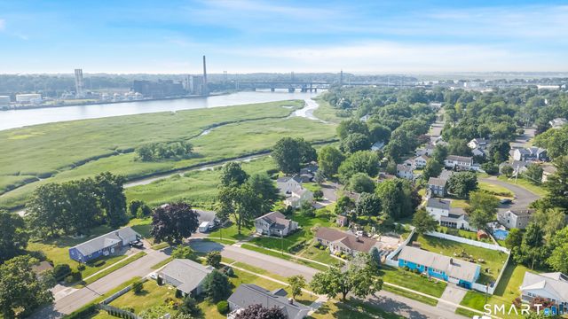66 Bridgeview Place, Stratford, CT 06614