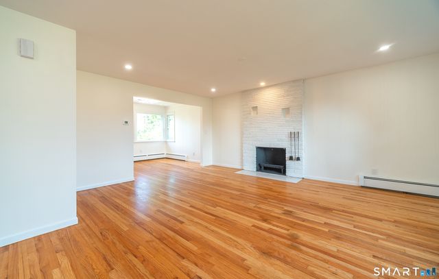 66 Bridgeview Place, Stratford, CT 06614