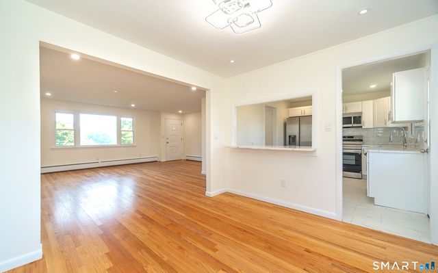 66 Bridgeview Place, Stratford, CT 06614