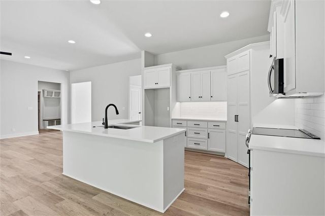 21063 W 225th Street, Spring Hill, KS 66083