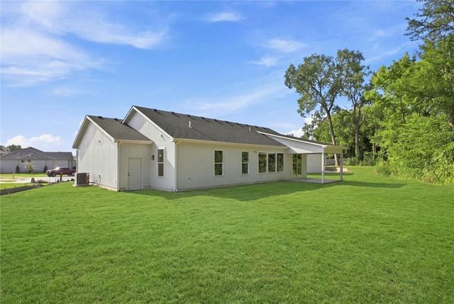 21063 W 225th Street, Spring Hill, KS 66083