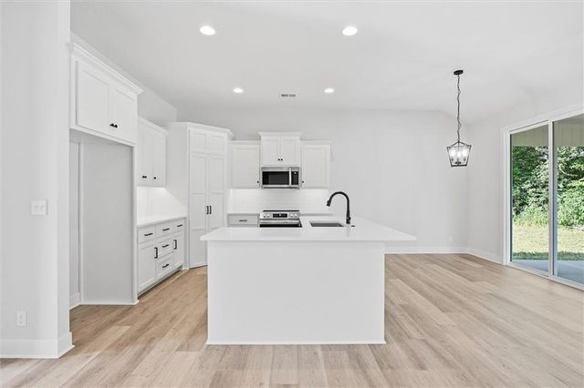 21063 W 225th Street, Spring Hill, KS 66083