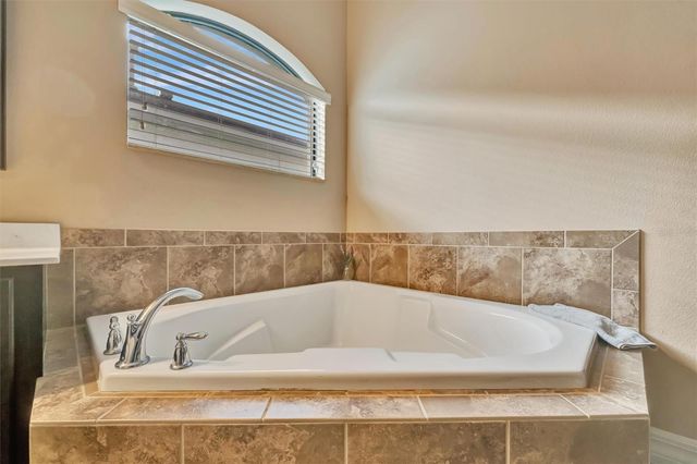 15616 STARLING WATER DRIVE, Lithia, FL 33547