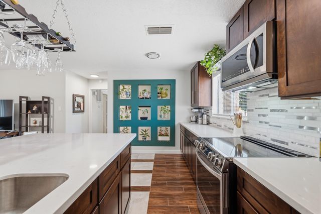12510 White Plains Drive, Houston, TX 77089