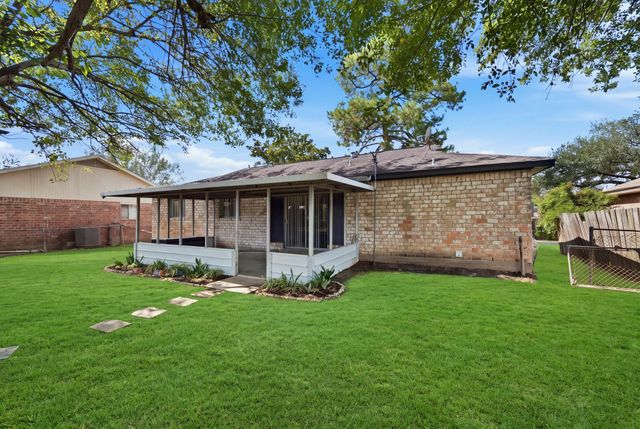 12510 White Plains Drive, Houston, TX 77089