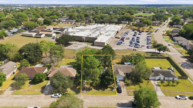 12510 White Plains Drive, Houston, TX 77089