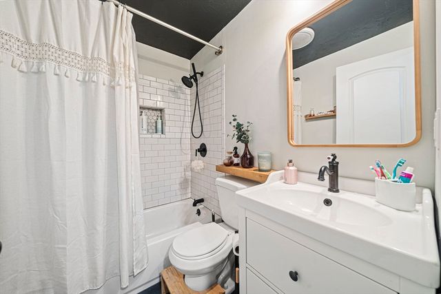 28 Pratt St, Brockton, MA 02302