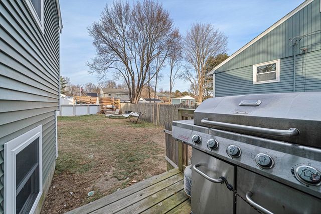 28 Pratt St, Brockton, MA 02302