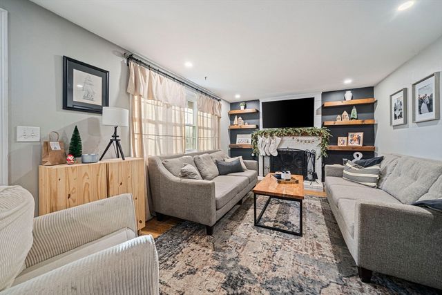 28 Pratt St, Brockton, MA 02302