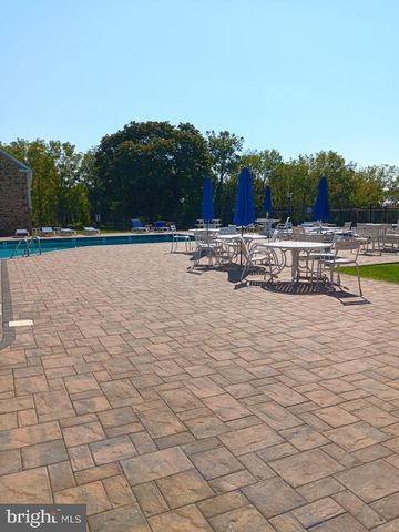 215 RUMFORD CT, Newtown, PA 18940