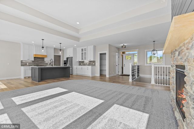 871 206th Avenue NW, Oak Grove, MN 55011