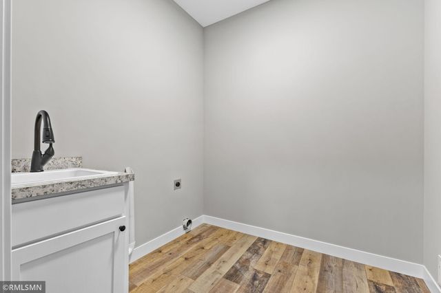 871 206th Avenue NW, Oak Grove, MN 55011