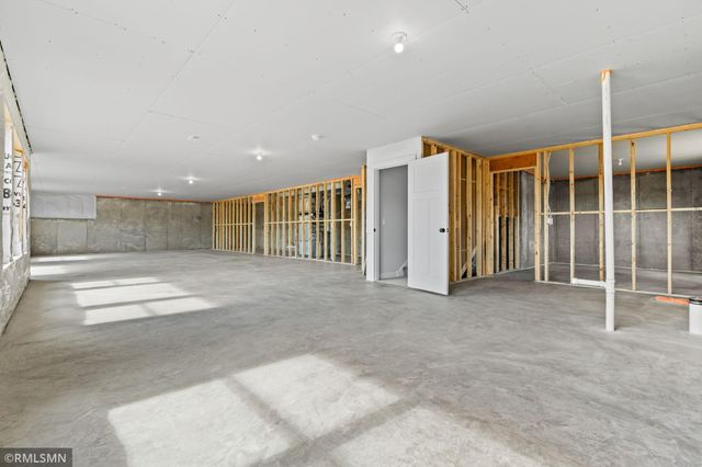 871 206th Avenue NW, Oak Grove, MN 55011