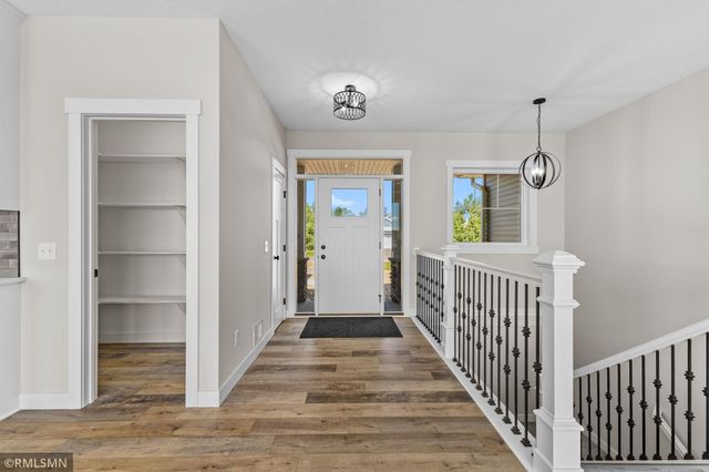 871 206th Avenue NW, Oak Grove, MN 55011