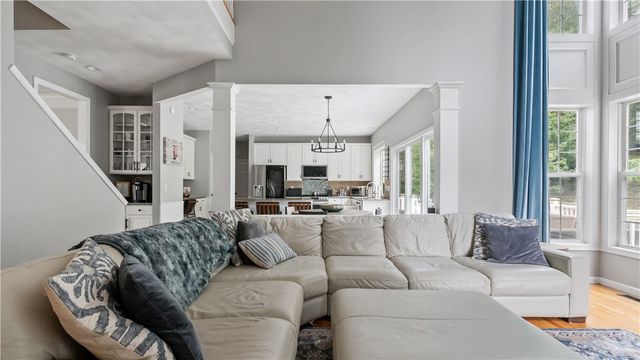 68 Castle Rocks Road, Warwick, RI 02886
