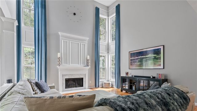 68 Castle Rocks Road, Warwick, RI 02886