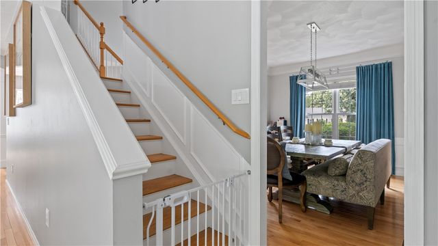 68 Castle Rocks Road, Warwick, RI 02886
