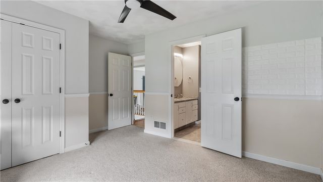 68 Castle Rocks Road, Warwick, RI 02886