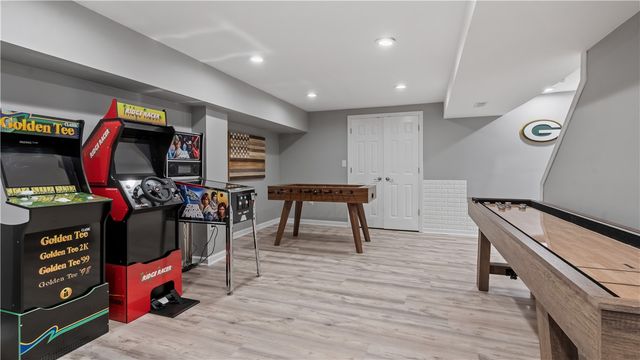 68 Castle Rocks Road, Warwick, RI 02886