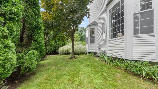 68 Castle Rocks Road, Warwick, RI 02886