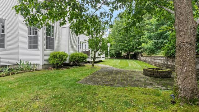 68 Castle Rocks Road, Warwick, RI 02886