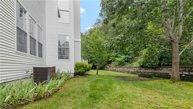 68 Castle Rocks Road, Warwick, RI 02886