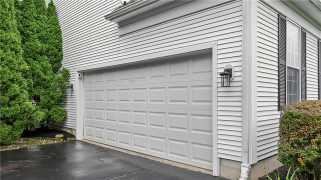 68 Castle Rocks Road, Warwick, RI 02886