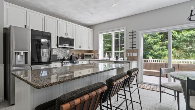 68 Castle Rocks Road, Warwick, RI 02886