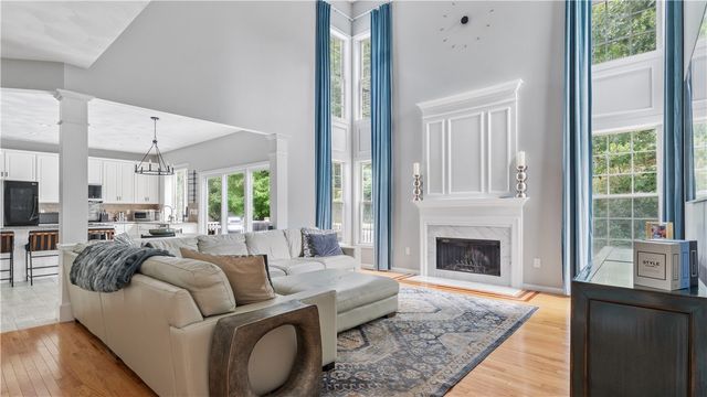 68 Castle Rocks Road, Warwick, RI 02886