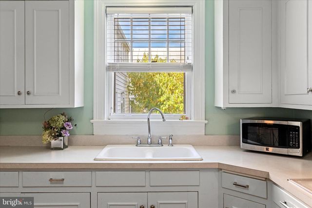 6 E CECIL ST, Winchester, VA 22601