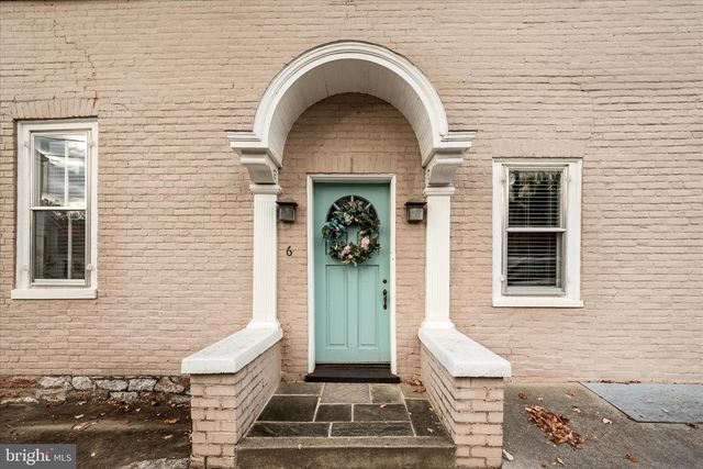 6 E CECIL ST, Winchester, VA 22601