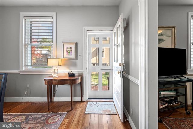 6 E CECIL ST, Winchester, VA 22601