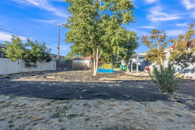 2309 Hackberry St, Stockton, CA 95205