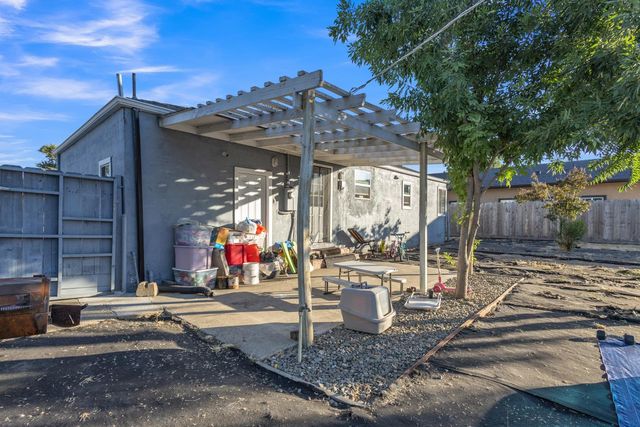 2309 Hackberry St, Stockton, CA 95205