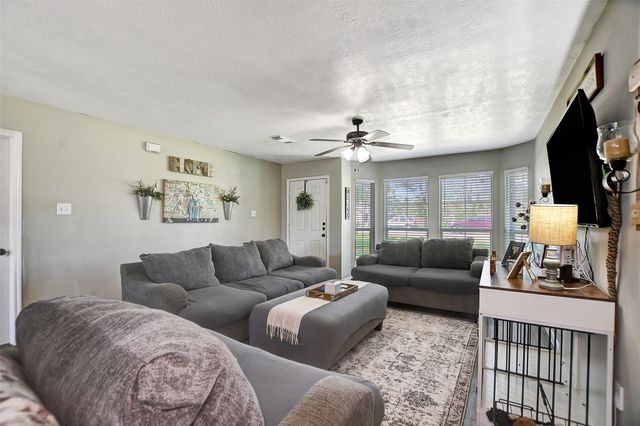 25401 Hunting Trail, Magnolia, TX 77355