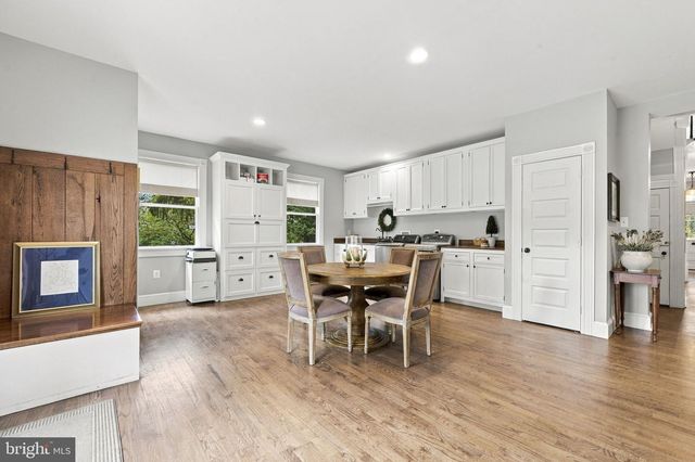 17121 SIMPSON CIR, Paeonian Springs, VA 20129