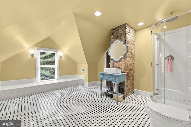 17121 SIMPSON CIR, Paeonian Springs, VA 20129