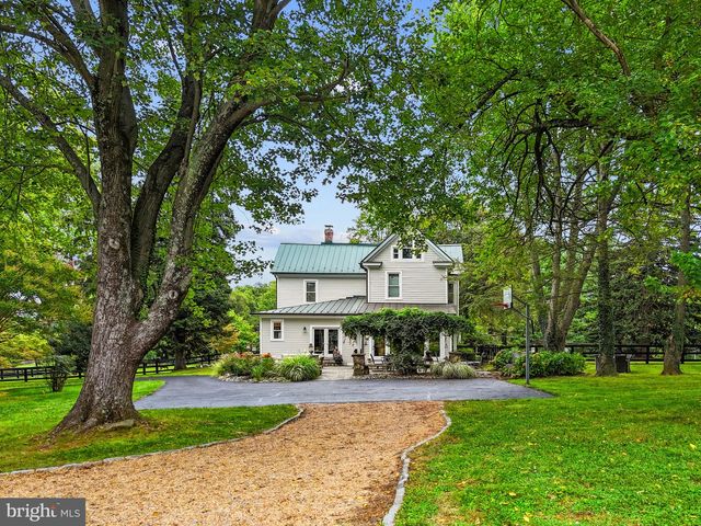 17121 SIMPSON CIR, Paeonian Springs, VA 20129