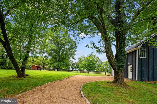 17121 SIMPSON CIR, Paeonian Springs, VA 20129