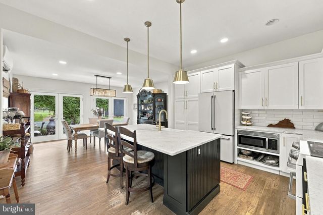 17121 SIMPSON CIR, Paeonian Springs, VA 20129