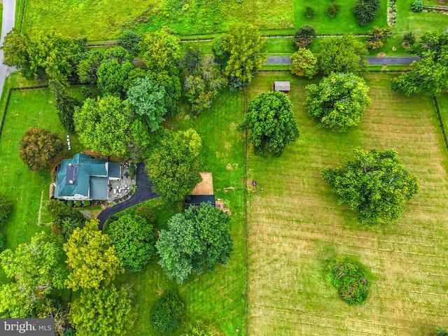 17121 SIMPSON CIR, Paeonian Springs, VA 20129