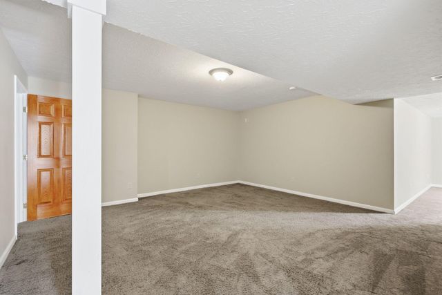 312 W Ridge Drive, Nicholasville, KY 40356