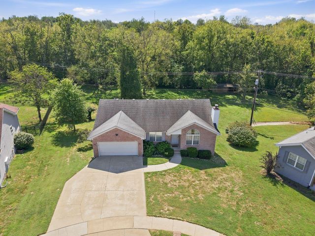 312 W Ridge Drive, Nicholasville, KY 40356
