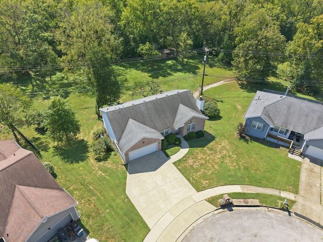 312 W Ridge Drive, Nicholasville, KY 40356