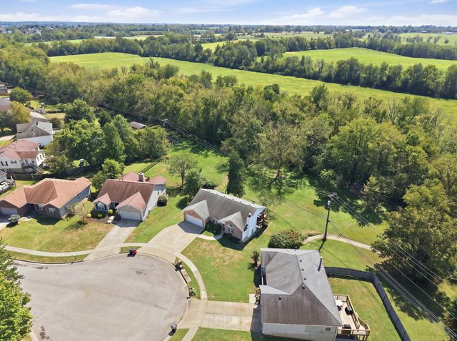 312 W Ridge Drive, Nicholasville, KY 40356