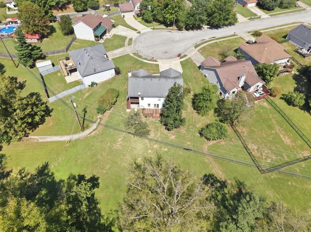 312 W Ridge Drive, Nicholasville, KY 40356