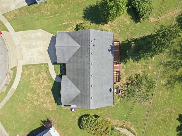 312 W Ridge Drive, Nicholasville, KY 40356